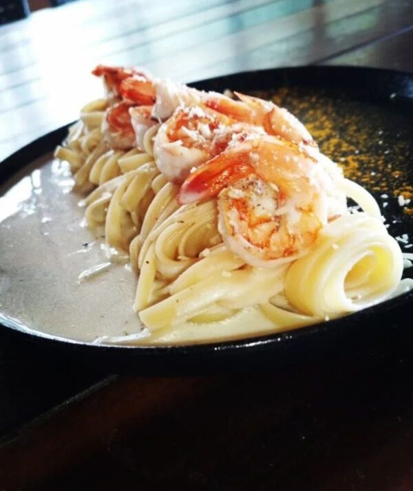 Fettuccine ao Limone com Camarão